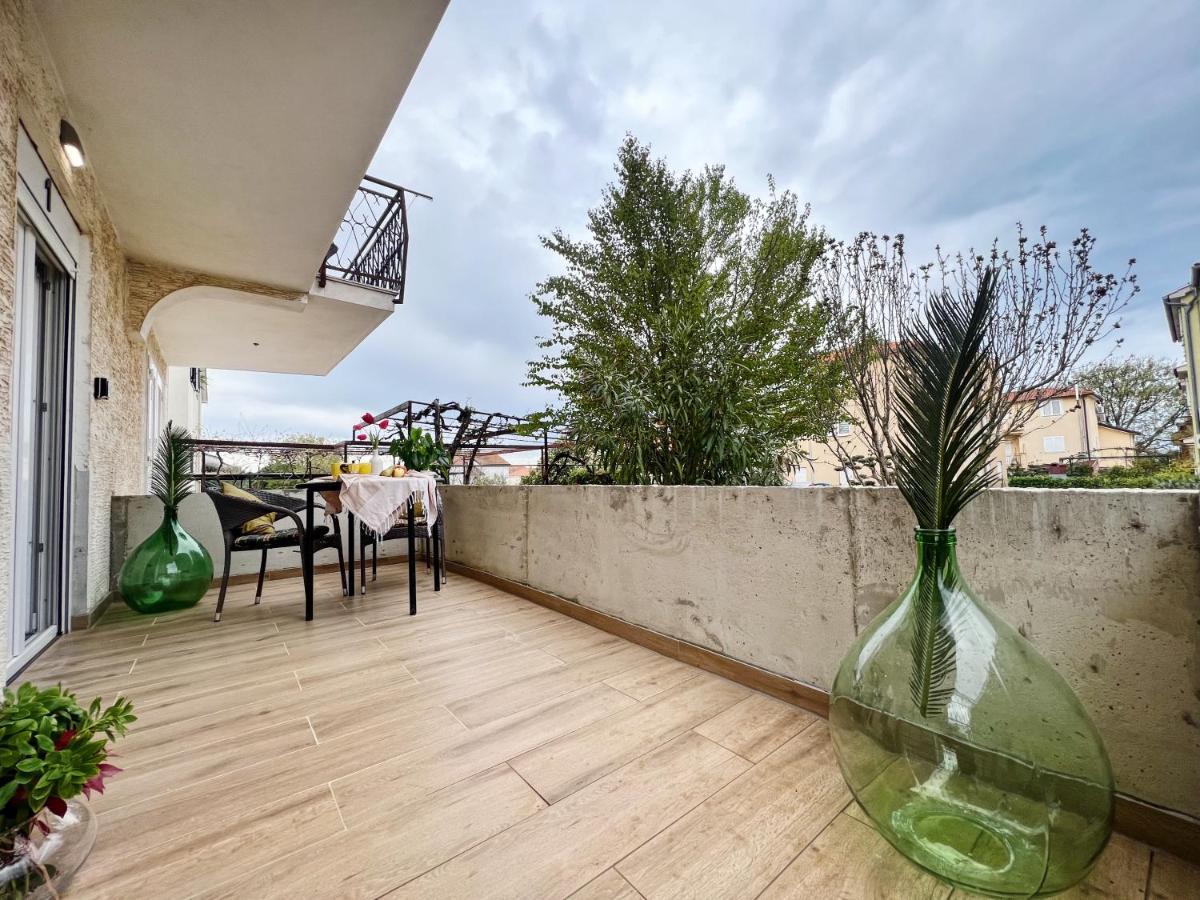 Apartments Valerian Novigrad Istria エクステリア 写真