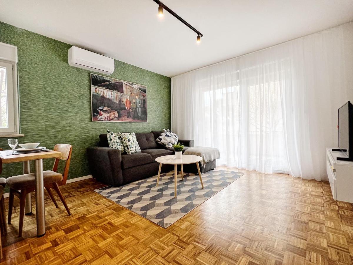 Apartments Valerian Novigrad Istria エクステリア 写真