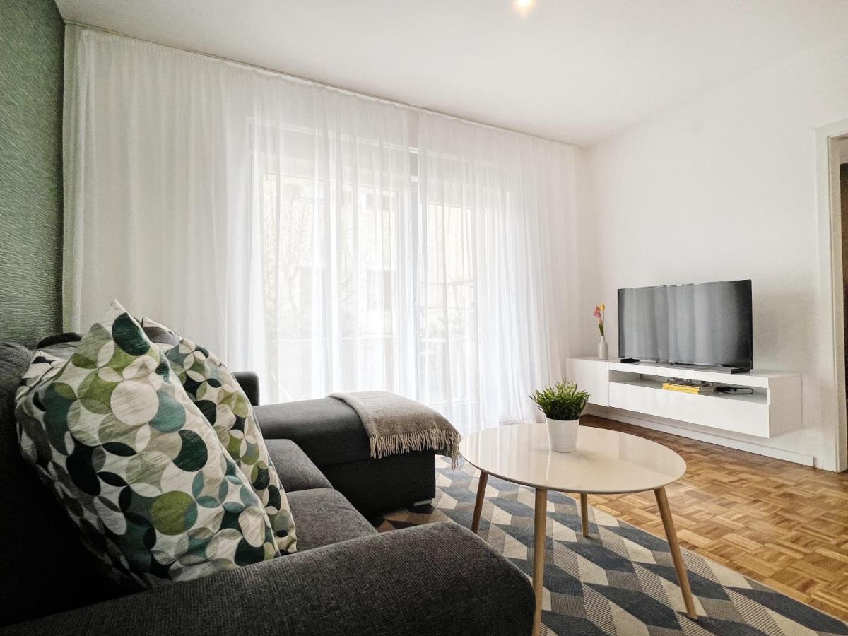 Apartments Valerian Novigrad Istria エクステリア 写真