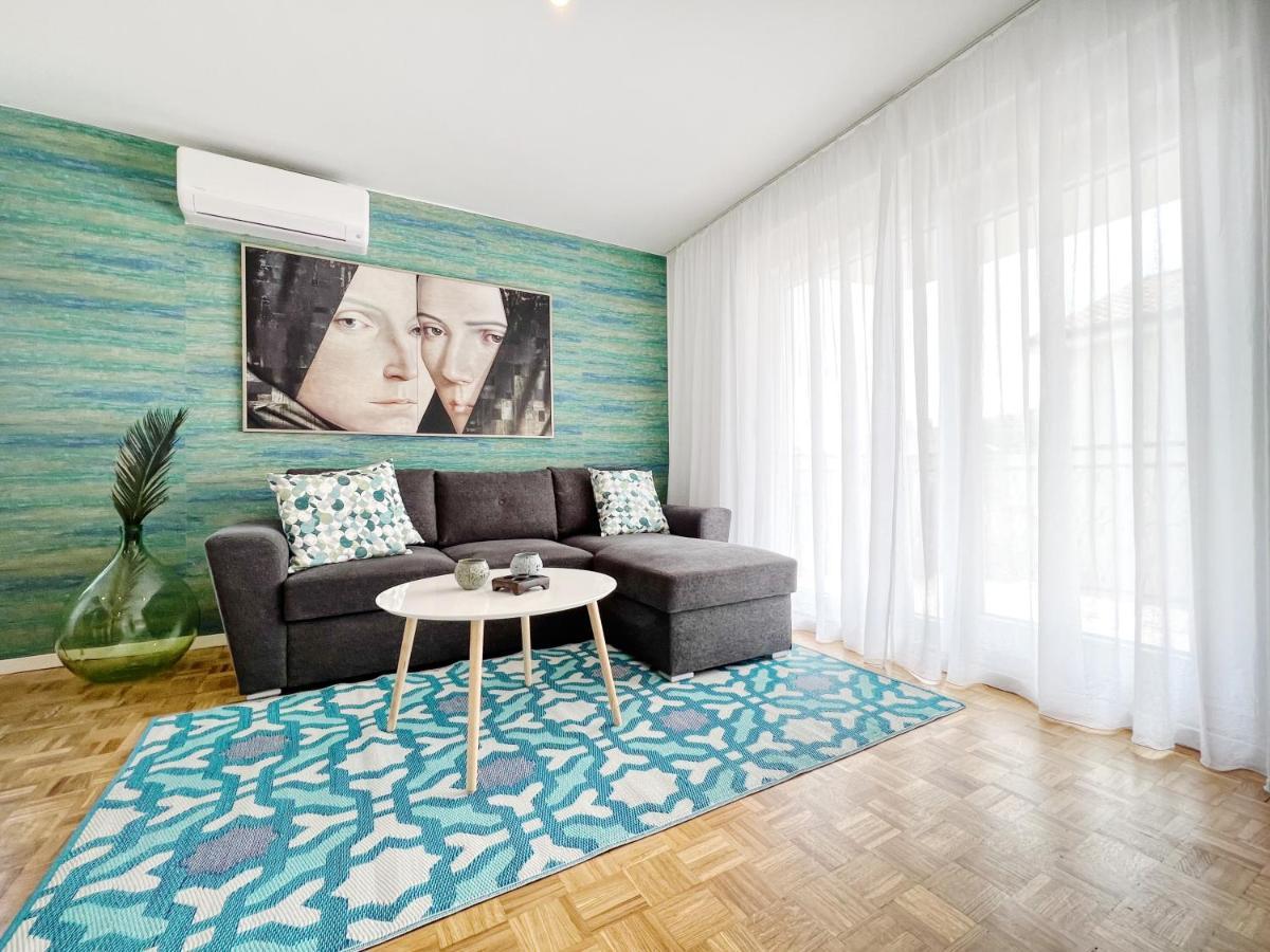 Apartments Valerian Novigrad Istria エクステリア 写真
